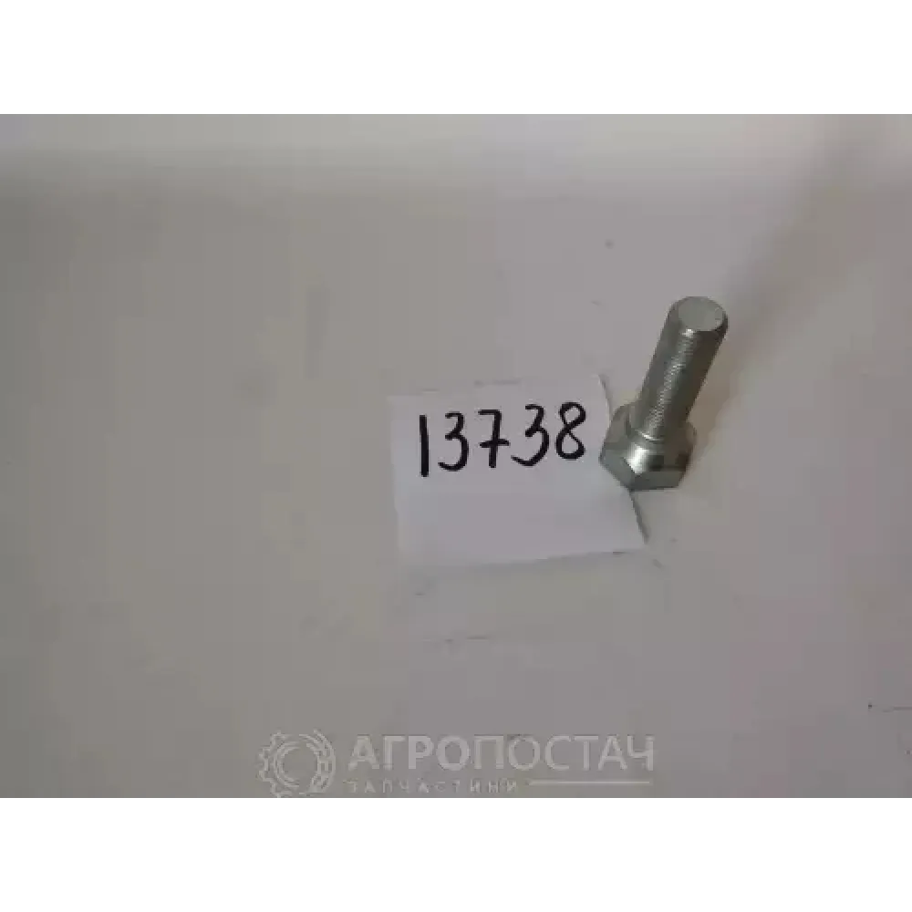 Болт кріплення колеса
