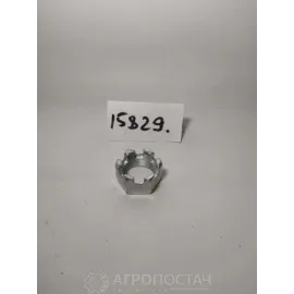 Гайка оси навески