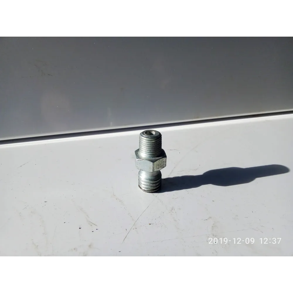 Штуцер компресора оливопроводу 240-3509232 МТЗ 80, МТЗ 82, МТЗ 892