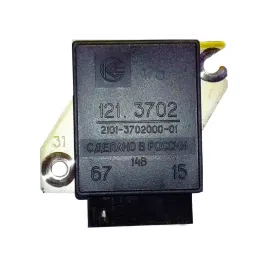 Регулятор напруги штекерний 14 В