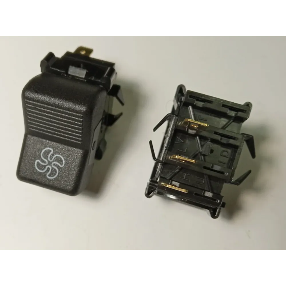 Перемикач клавішний обігрівача на 3 фішки П147-03.12 ВАЗ 2101