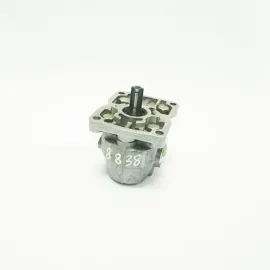 Насос шестерінчастий правий 4-х шліцевий