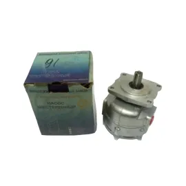 Насос шестерінчастий лівий