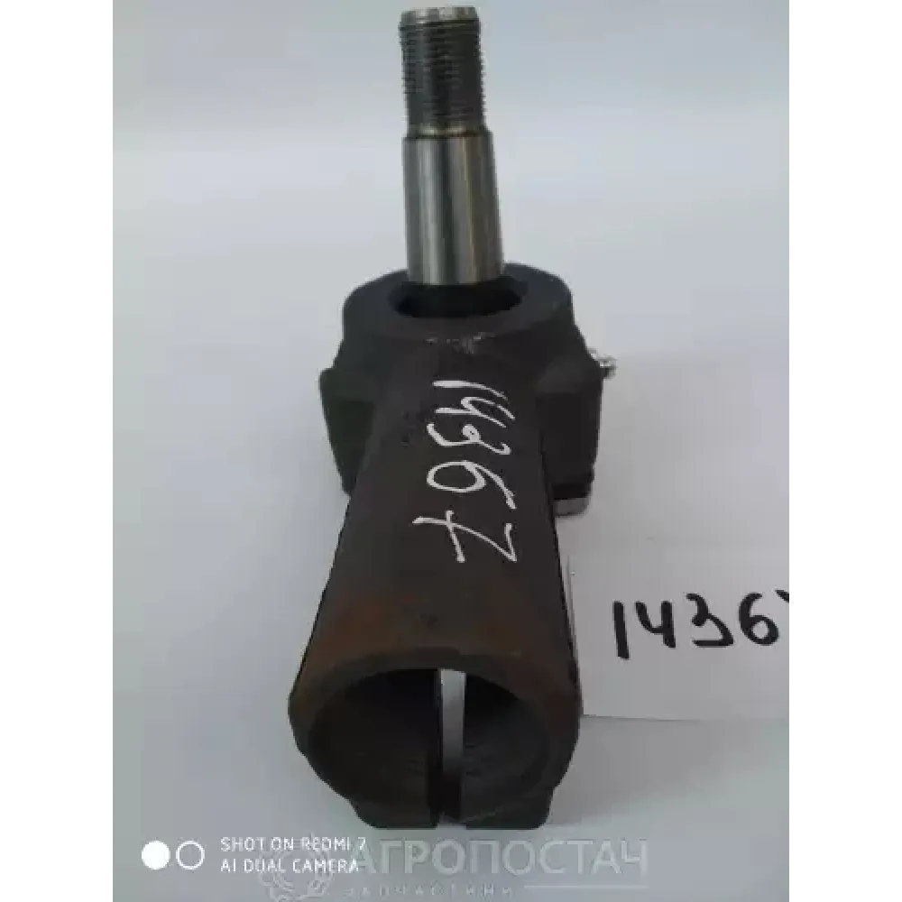 Шарнир правый рулевой тяги