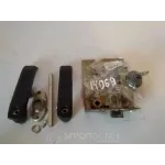 Замок двери левый с ручкой в сборе