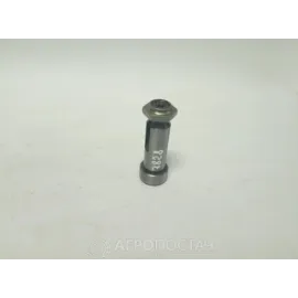 Ось шестерни промежуточной раздаточной коробки с гайкой