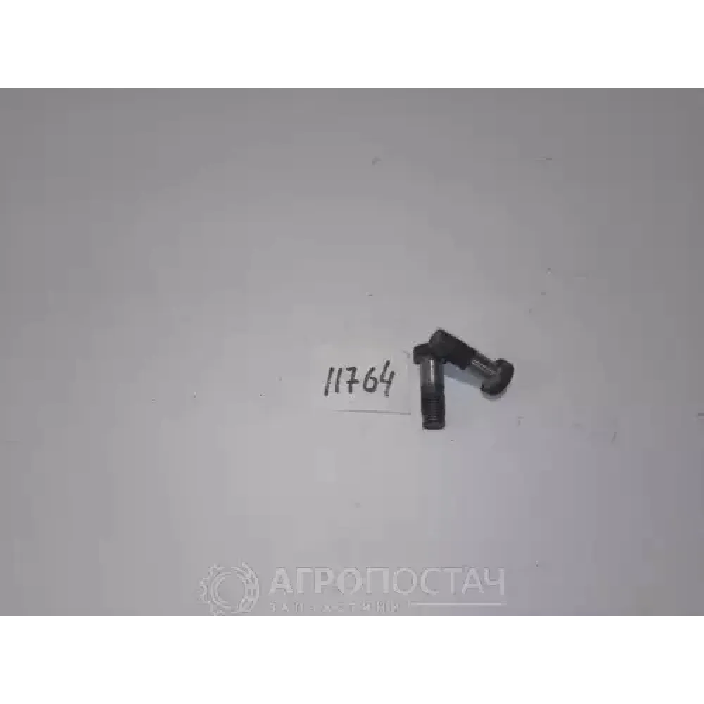 Болт маховика