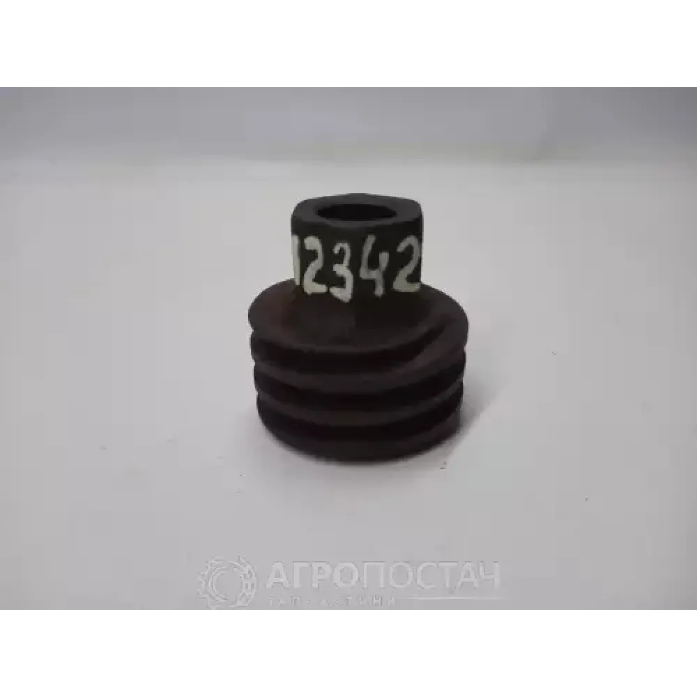 Гвинт переднього провідного мосту