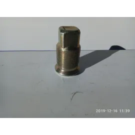 Гайка-футорка правая внутренняя