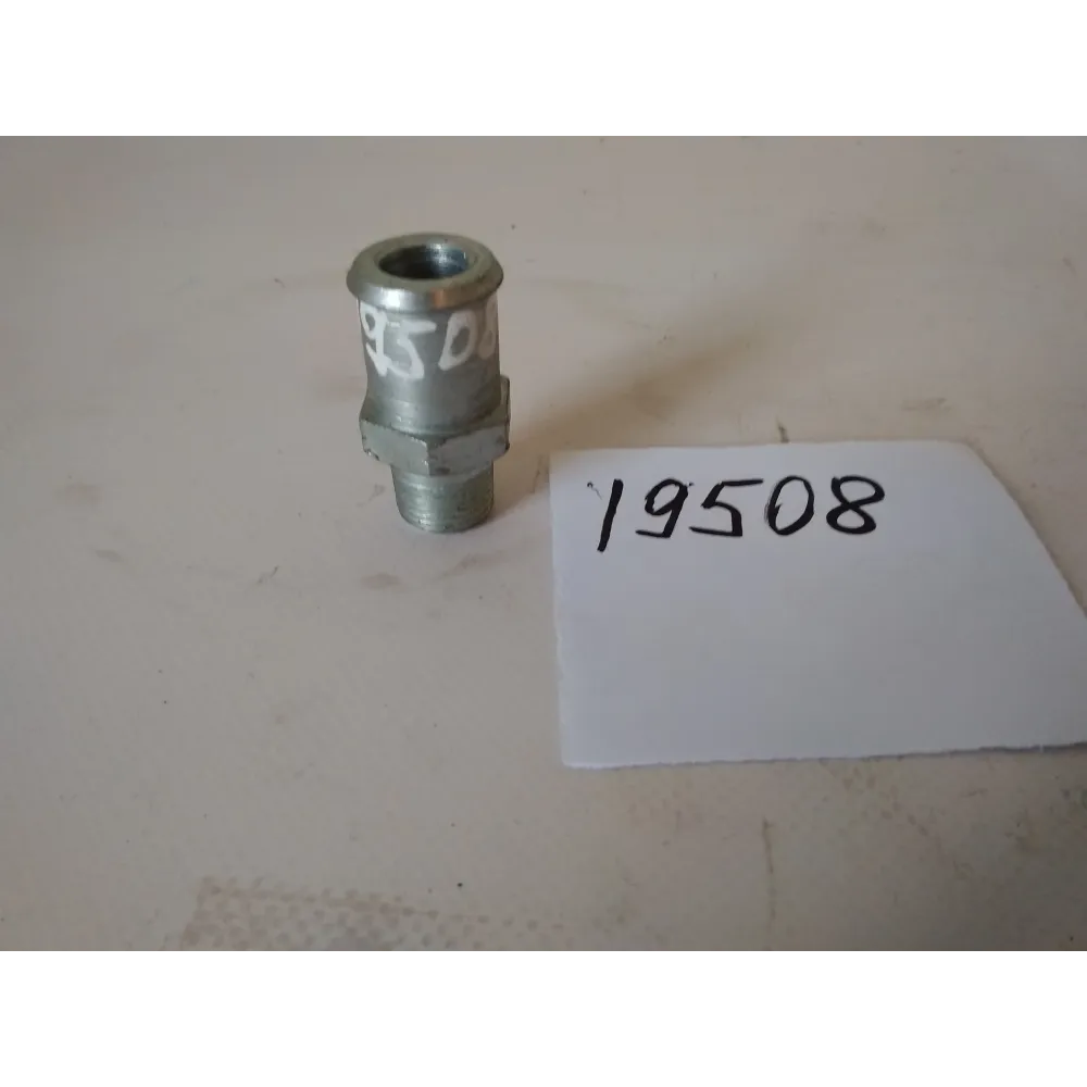 Штуцер корпусу термостату