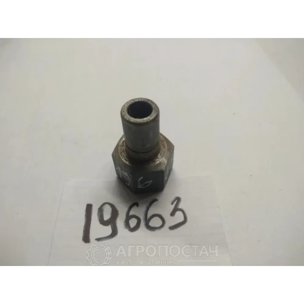 Штуцер блока цилиндров 245-1002323 МТЗ 1025