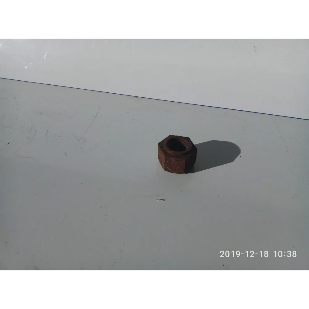 Гайка шпильки головки Д65-01-037 ЮМЗ 6