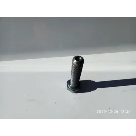 Болт важеля включення робочого гальма