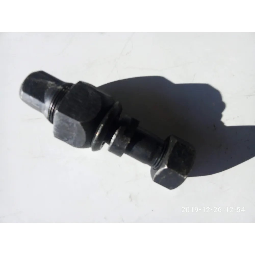 Гайка футоркшпилька з гайкою