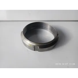 Гайка переднього провідного мосту