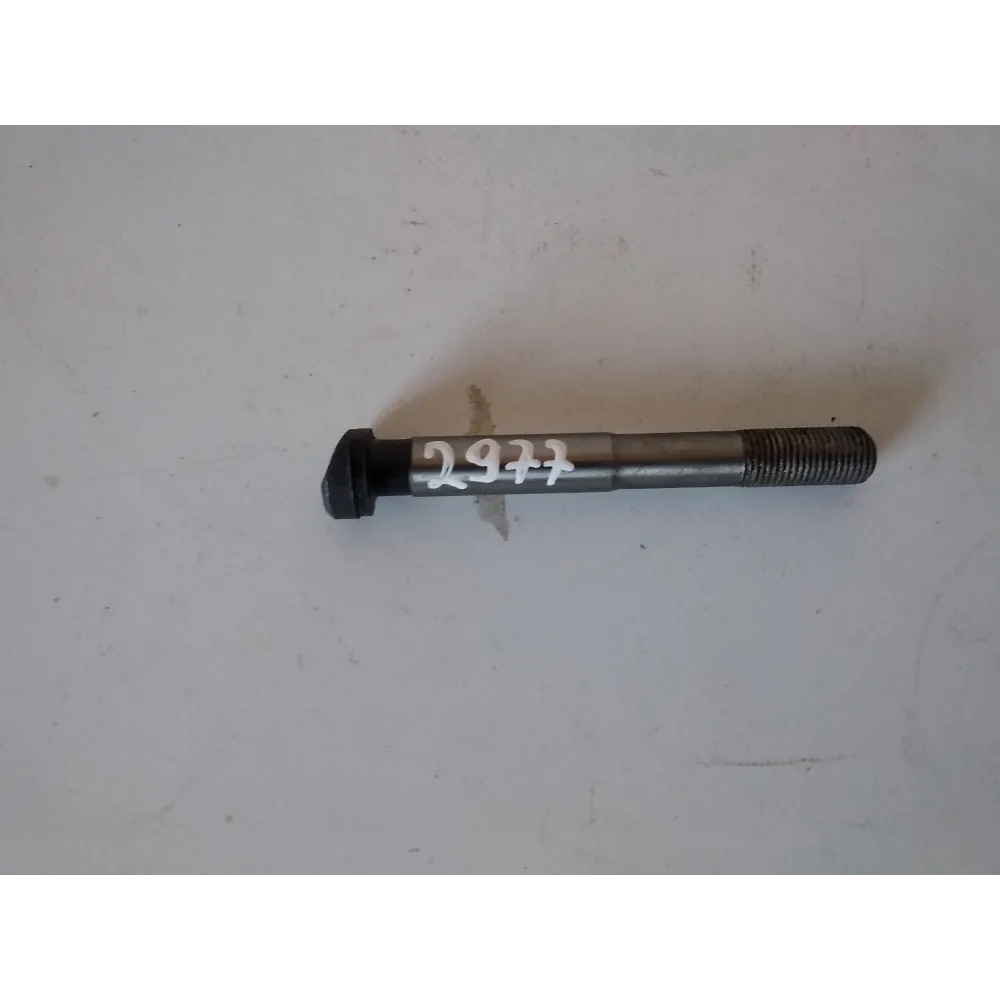 Болт шатуна