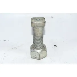 Болт заднього колеса з гайкою