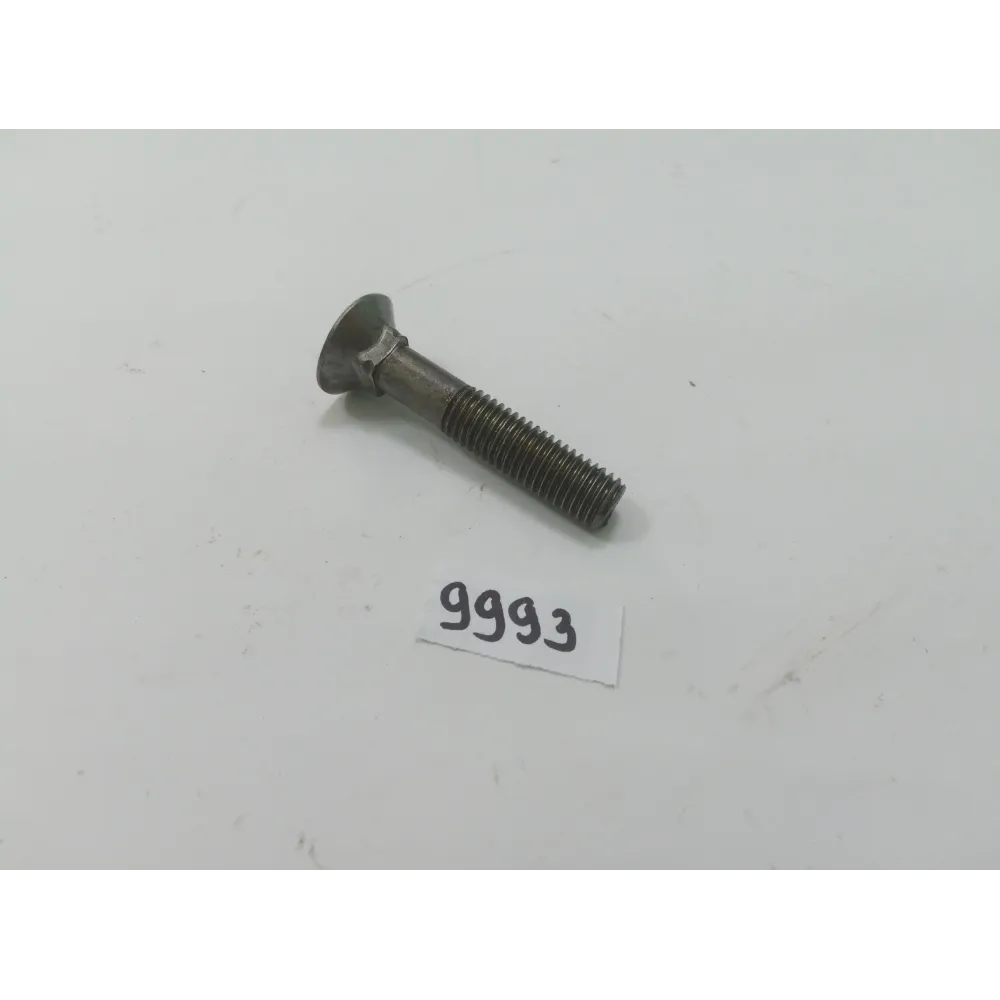 Болт крепления лемеха 7786