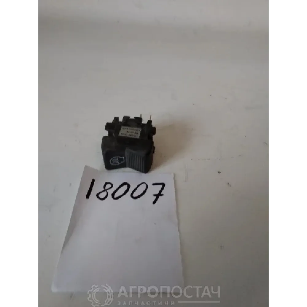 Переключатель клавишный подогревателя на 4-фишки П150М-19.44 МТЗ 1221