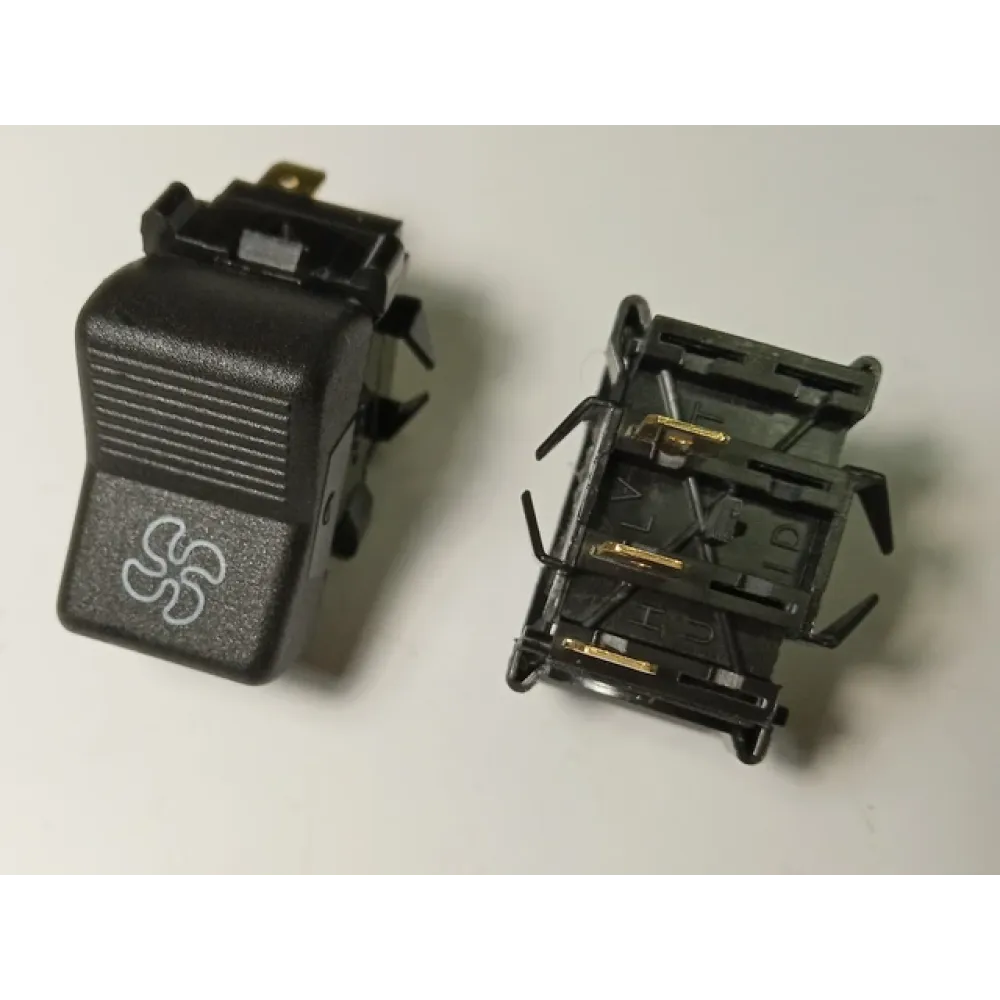 Перемикач клавішний обігрівача на три фішки