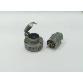 Вилка з розеткою комплект 12-24 В