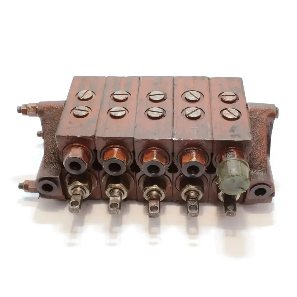 Распределитель пятисекционный механический 5РМ50-00 Versatile Дон-1500