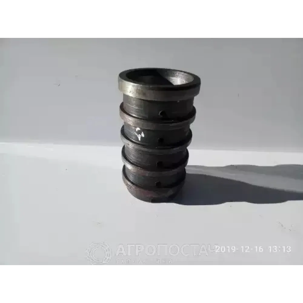Втулка распределителя управления КПП 150.37.146 ХТЗ T-150, ХТЗ T-150К(ХТЗ)