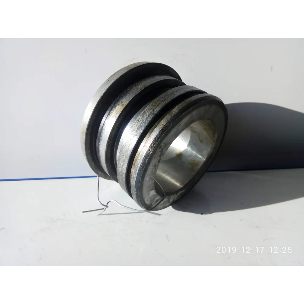 Втулка нижняя цапфы Т50-3001146 ЛТЗ T-40