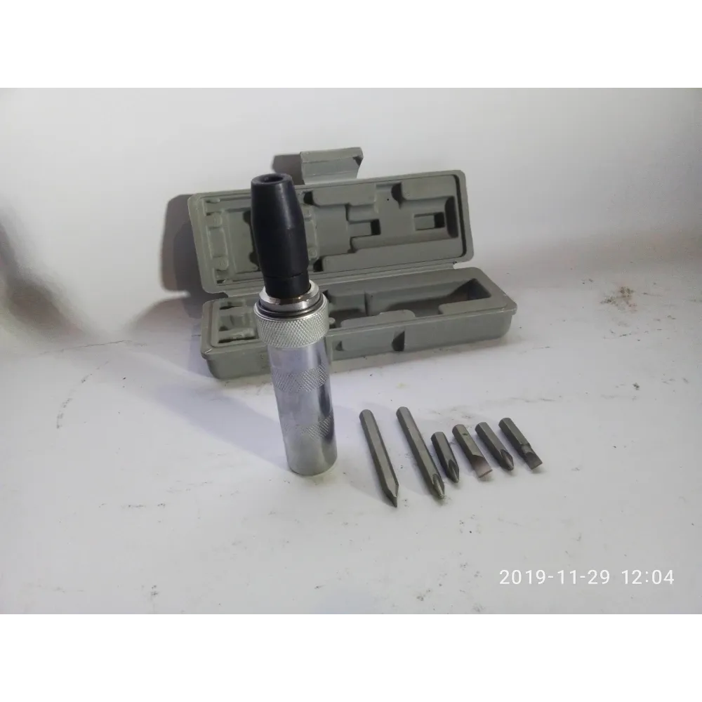 Викрутка ударна на 6 насадок у футлярі 47-410