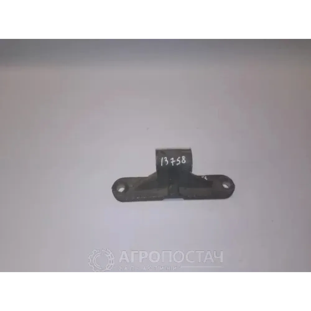 Кронштейн серьги центральной тяги 40-4605106 ЮМЗ 6