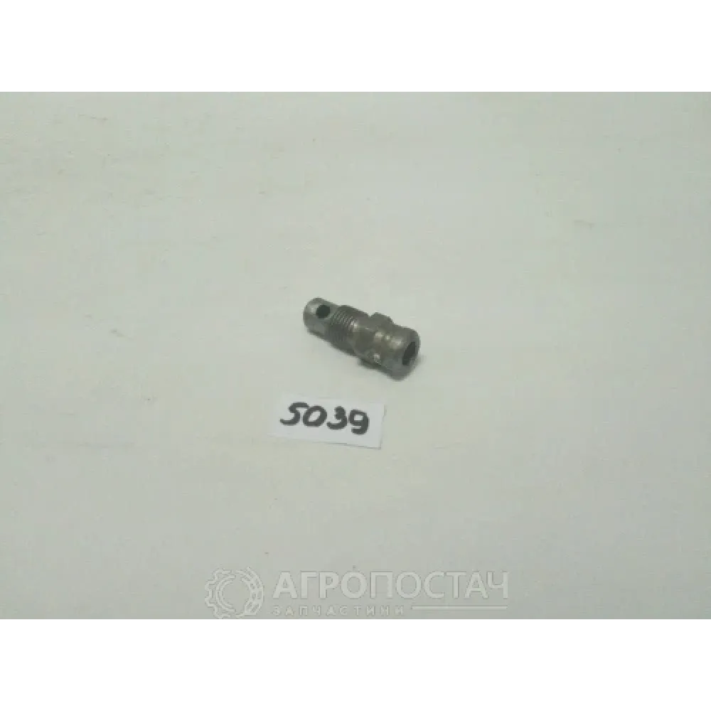 Штуцер топливных баков 50-1101081 МТЗ 80, МТЗ 82