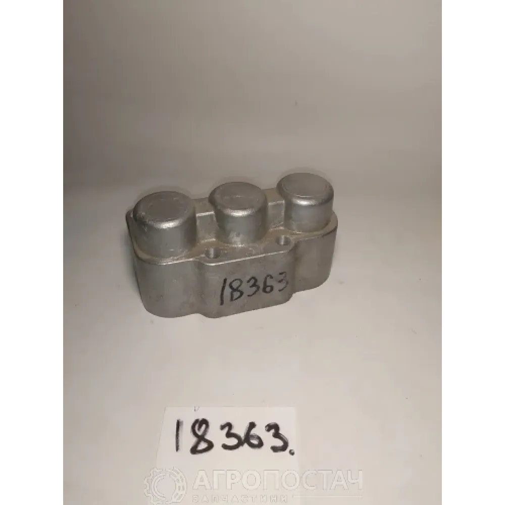 Крышка распределителя Р100 МТЗ 80, МТЗ 82, ЮМЗ 6