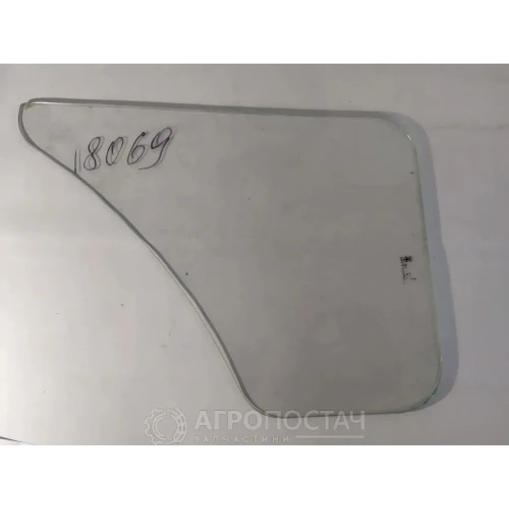 Скло дверей мале 2511.45.131 ЛТЗ Т-25