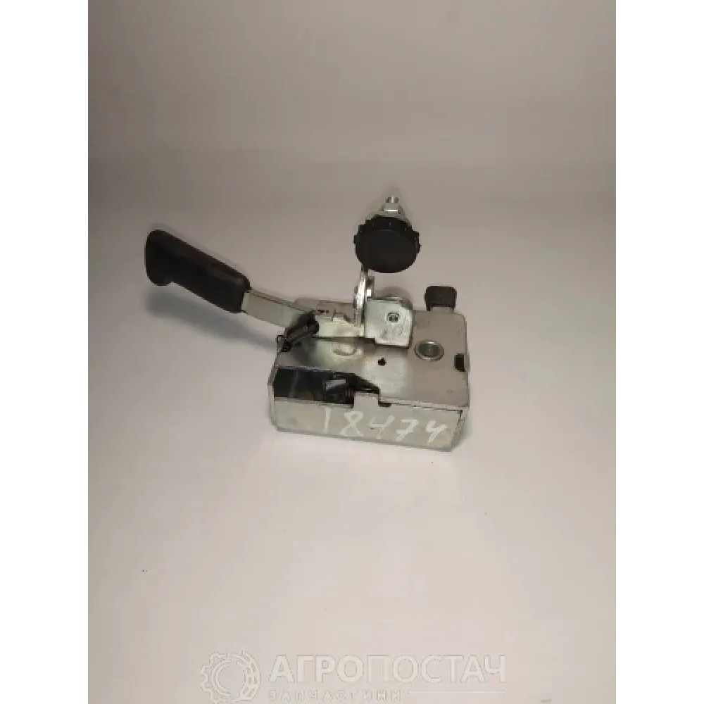 Замок дверей лівий 80-6105050