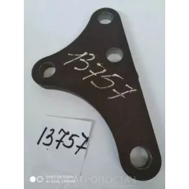 Серьга центральной тяги