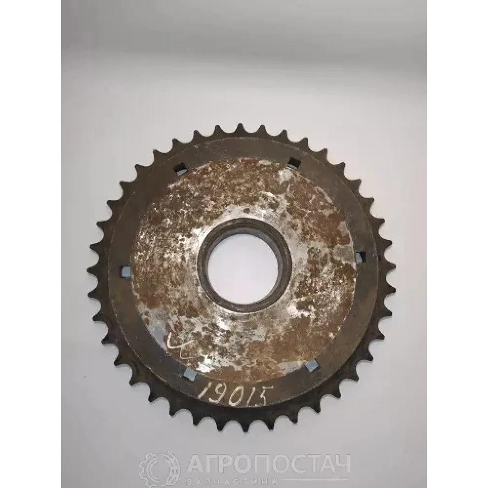 Зірочка пристрою шнека жниварки з втулкою 3518050-12470Б Versatile Дон-1500